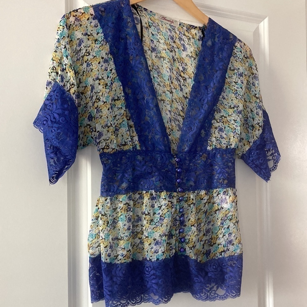 Annabelle top medium lace floral
Blue short sleeves Y2K - Picture 2 of 11